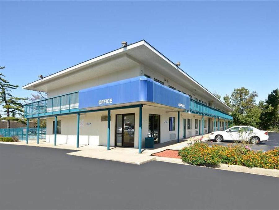 Americas Best Value Inn Battle Creek Exterior photo