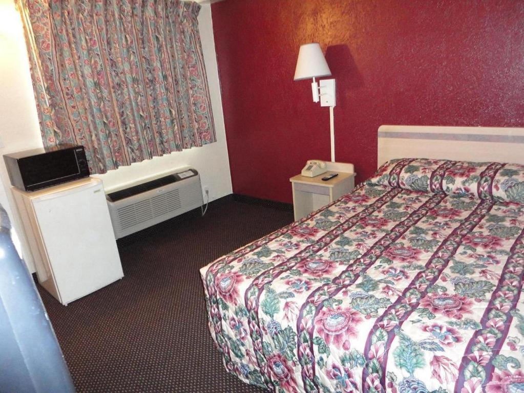 Americas Best Value Inn Battle Creek Room photo